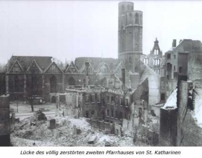 Lücke des völlig zerstörten zweiten Pfarrhauses von St. Katharinen